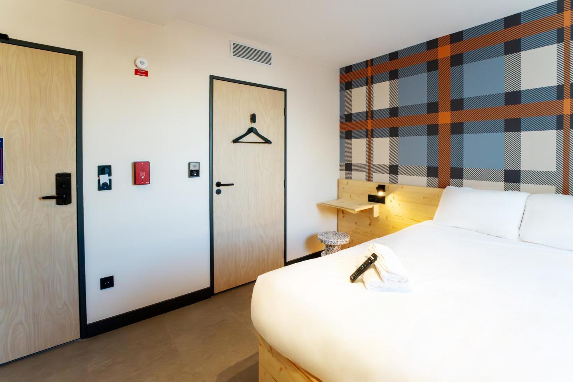 Easyhotel Marseille Euromed Exterior foto